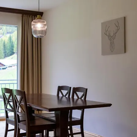 International House Mit Blick Auf Berge Zw 8 Lägenhet