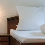 아파트 International House Mit Blick Auf Berge Zw 8